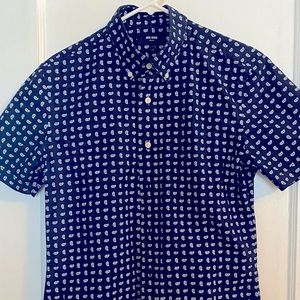 Men’s casual, short sleeve, button down shirt